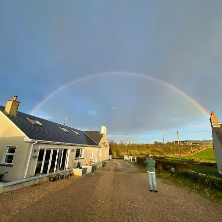 בית אירוח Kings Donegal Town